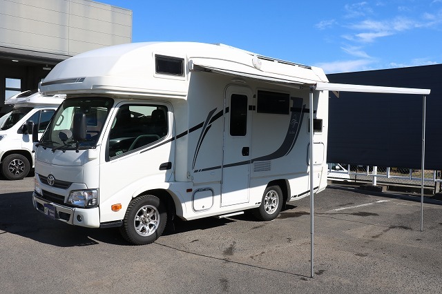 キャンピングカーキャブコン