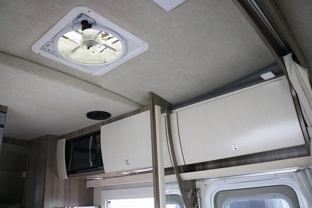 キャンピングカーキャブコン