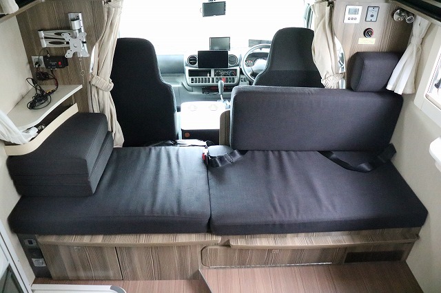 キャンピングカーキャブコン