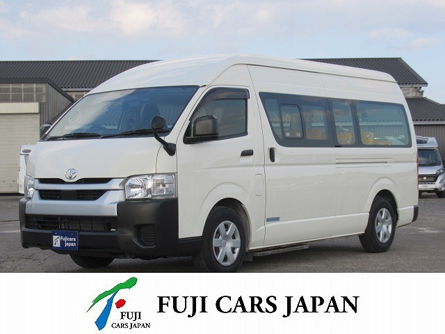 ハイエース 幼児バス　大人4名+幼児18名乗車