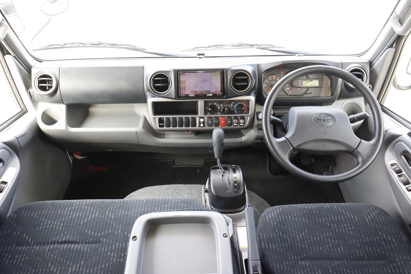 キャンピングカーキャブコン