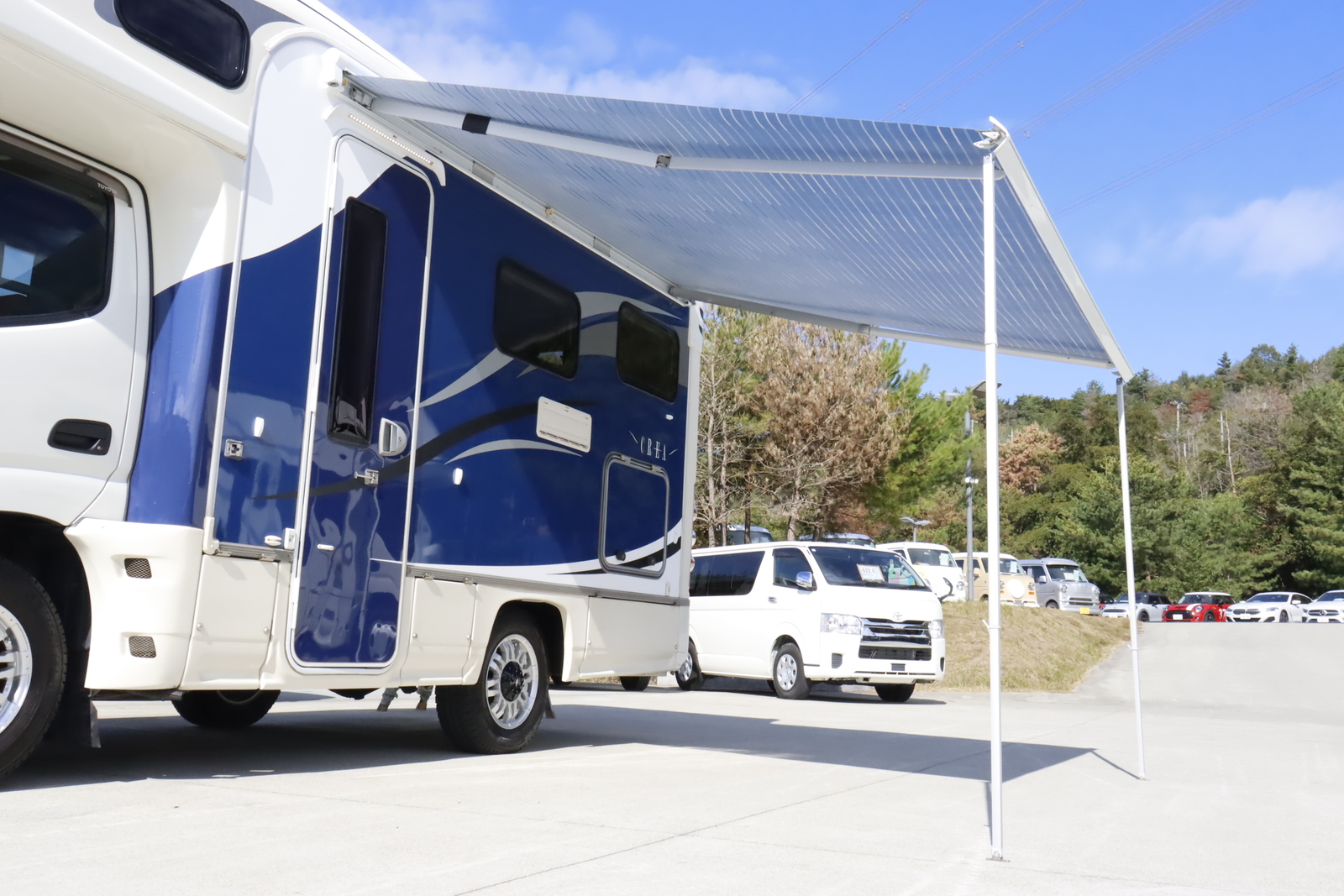 キャンピングカーキャブコン