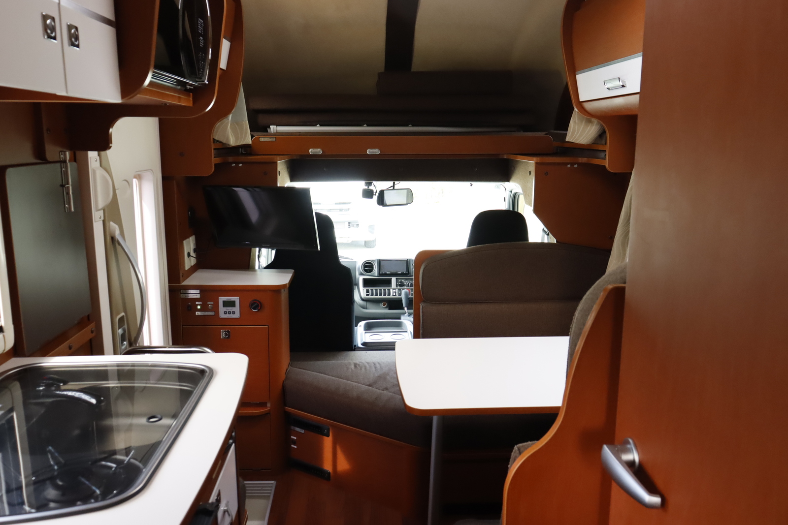 キャンピングカーキャブコン