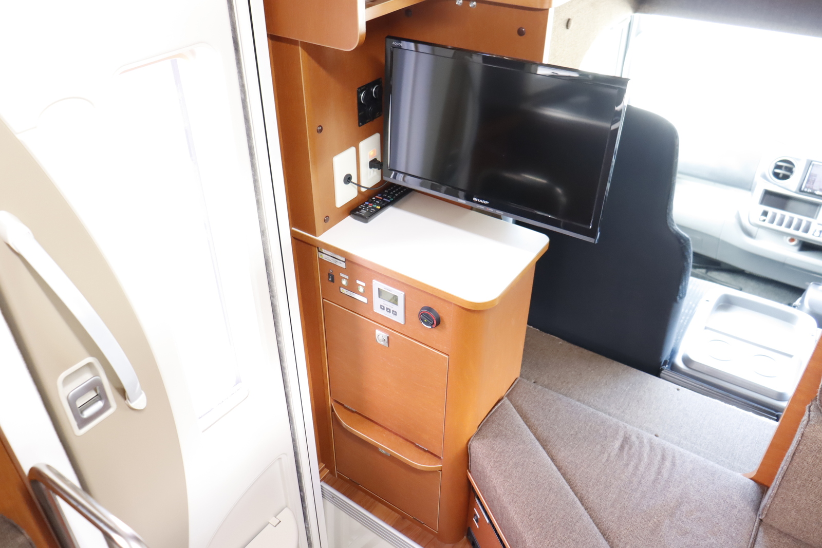 キャンピングカーキャブコン