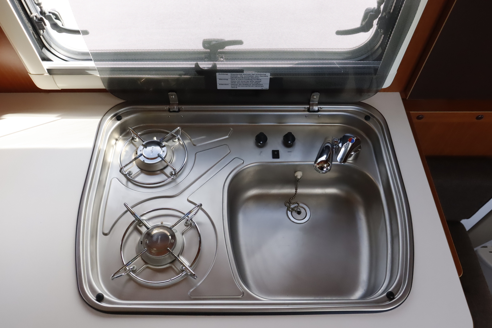 キャンピングカーキャブコン