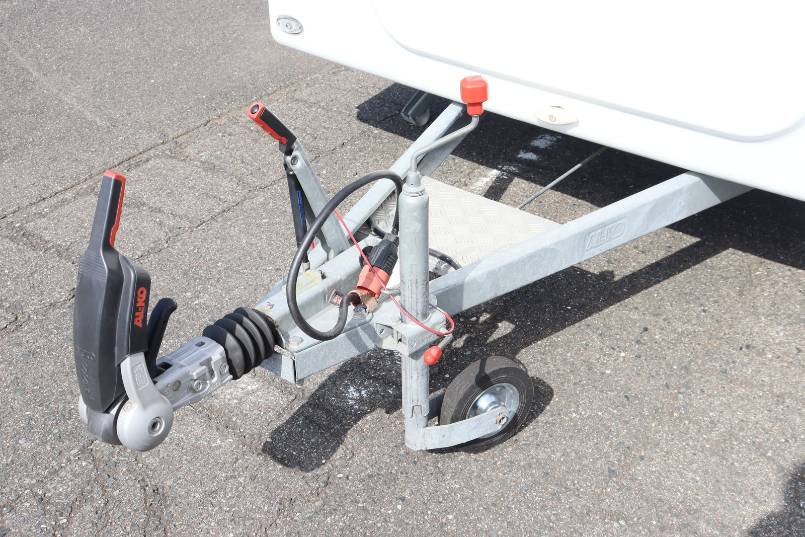 キャンピングカートレーラー