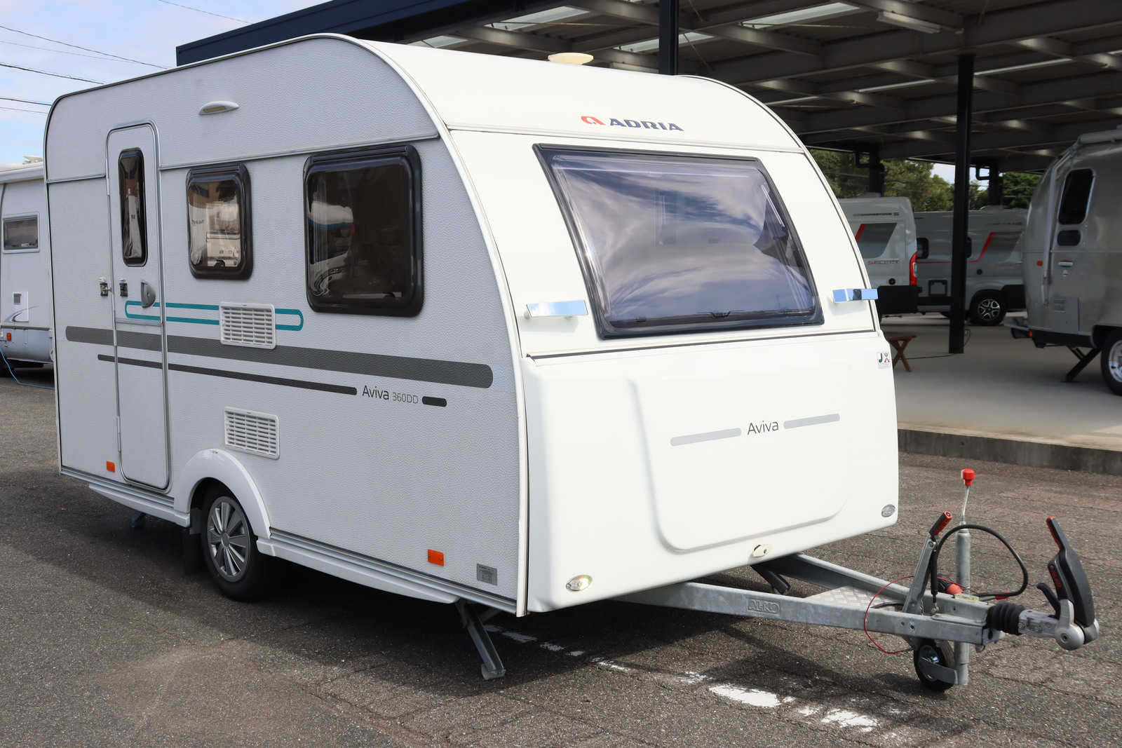 キャンピングカートレーラー