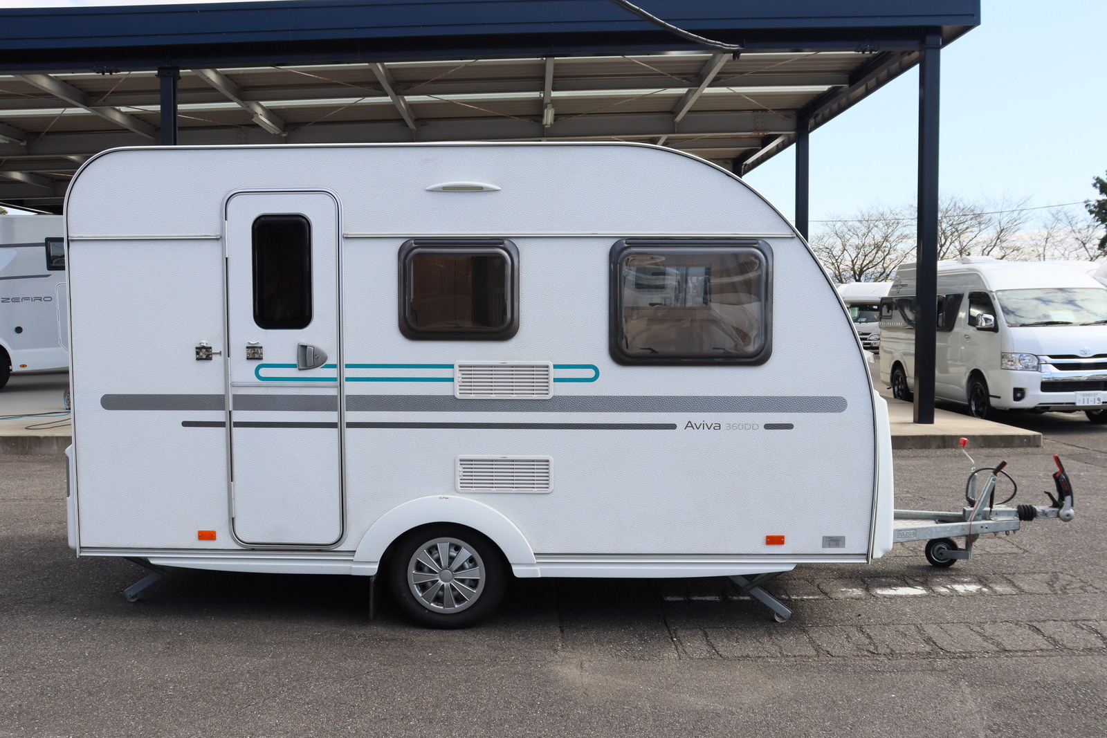 キャンピングカートレーラー