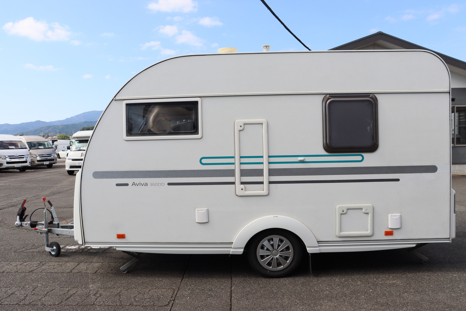 キャンピングカートレーラー