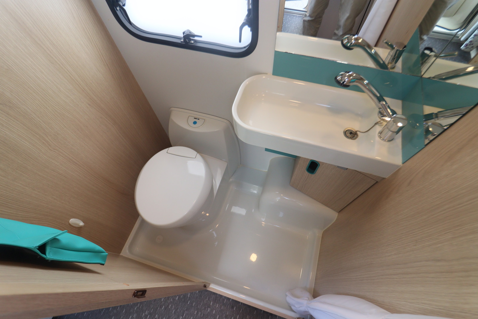 キャンピングカートレーラー