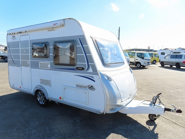 キャンピングカートレーラー