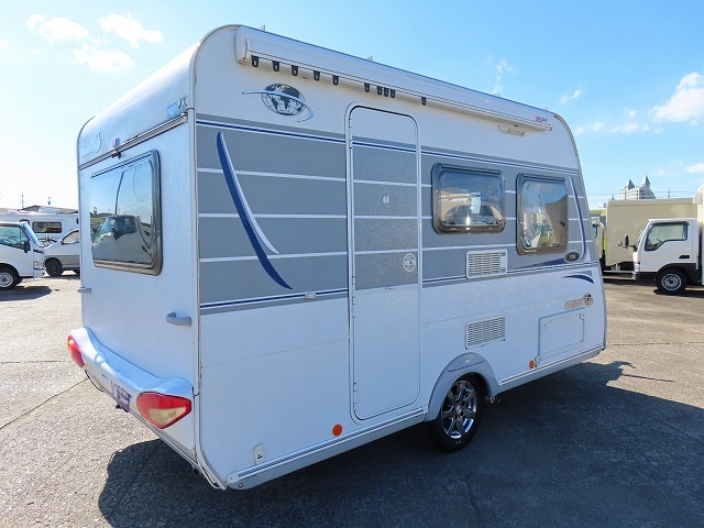 キャンピングカートレーラー