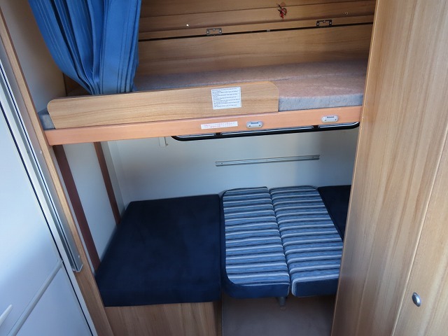 キャンピングカートレーラー