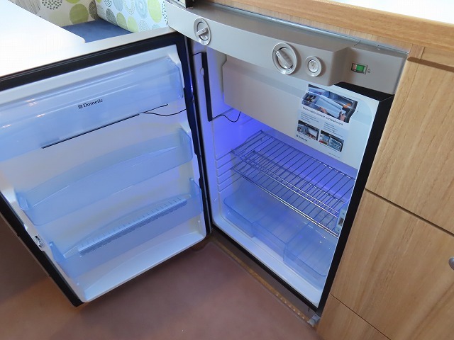 キャンピングカートレーラー