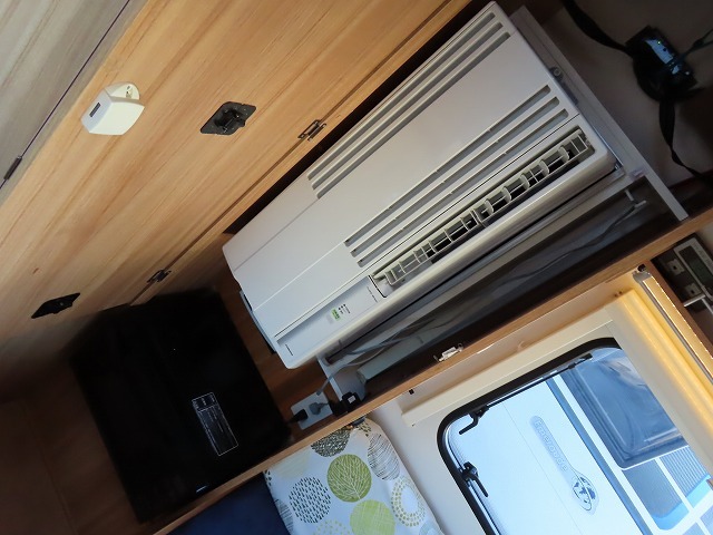 キャンピングカートレーラー