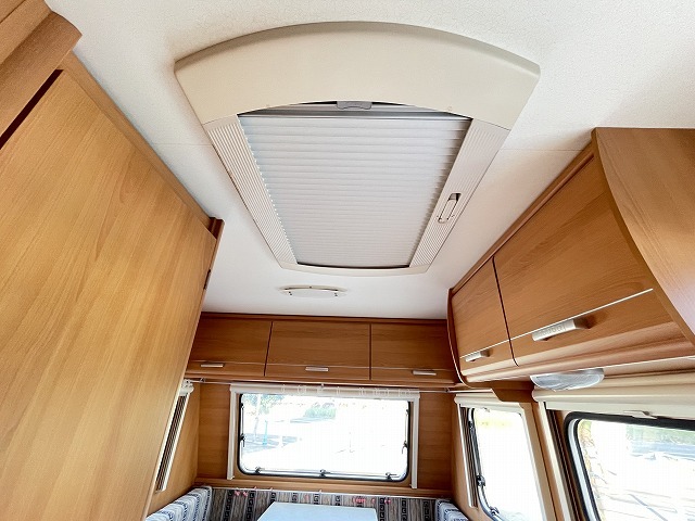 キャンピングカートレーラー