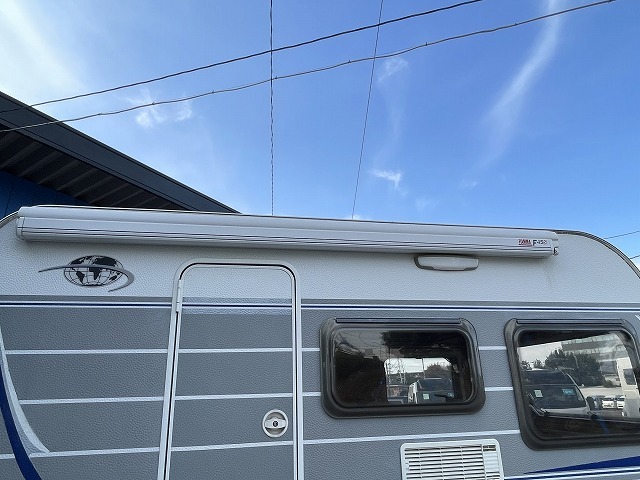 キャンピングカートレーラー