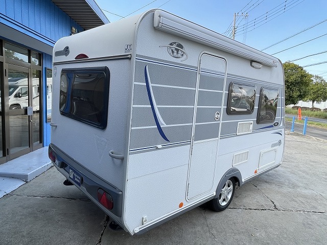 キャンピングカートレーラー