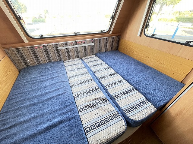 キャンピングカートレーラー