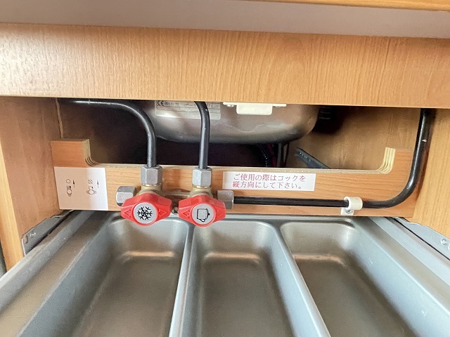 キャンピングカートレーラー