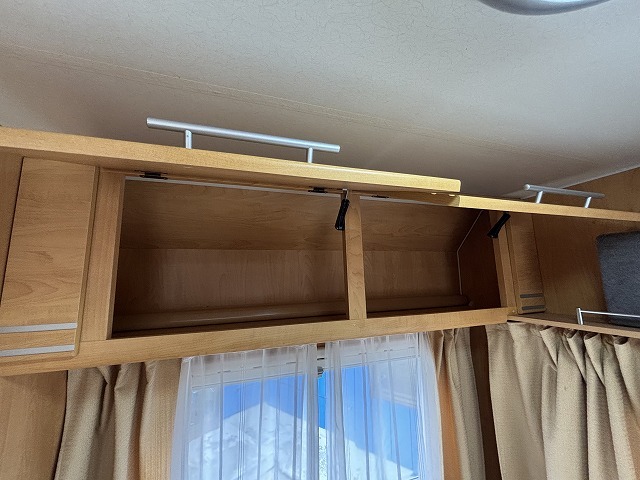 キャンピングカートレーラー