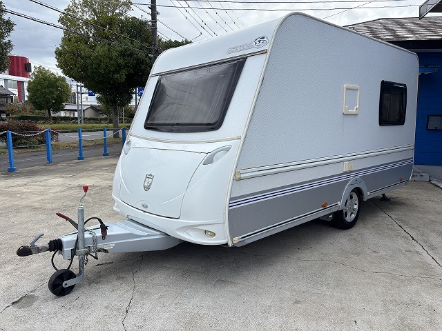 キャンピングカートレーラー