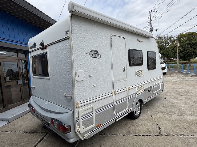 キャンピングカートレーラー