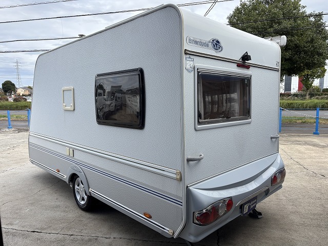 キャンピングカートレーラー