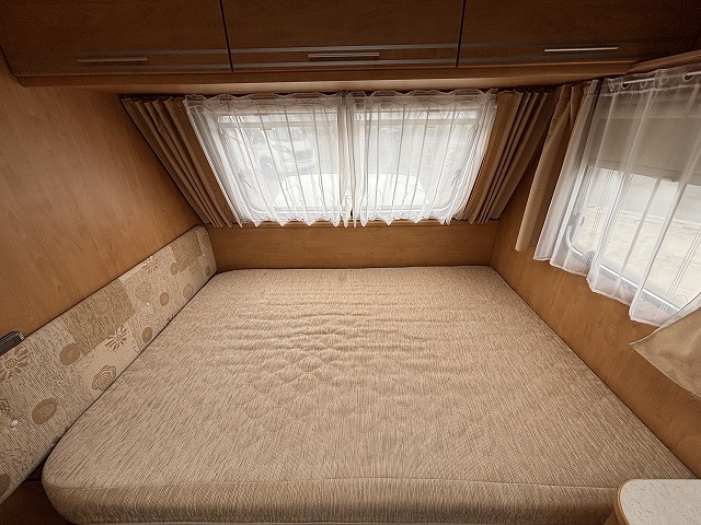 キャンピングカートレーラー