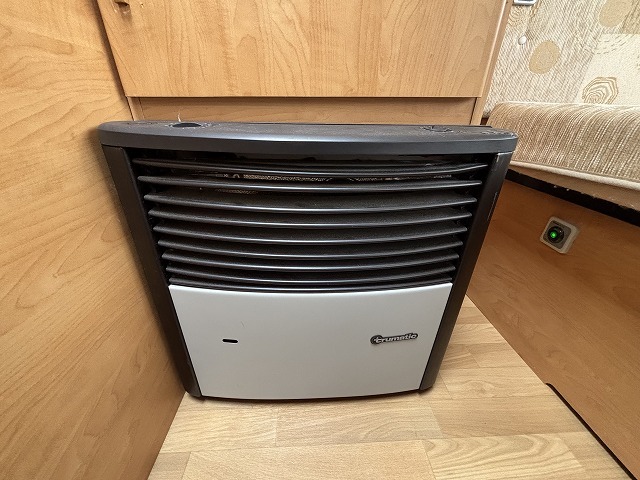 キャンピングカートレーラー