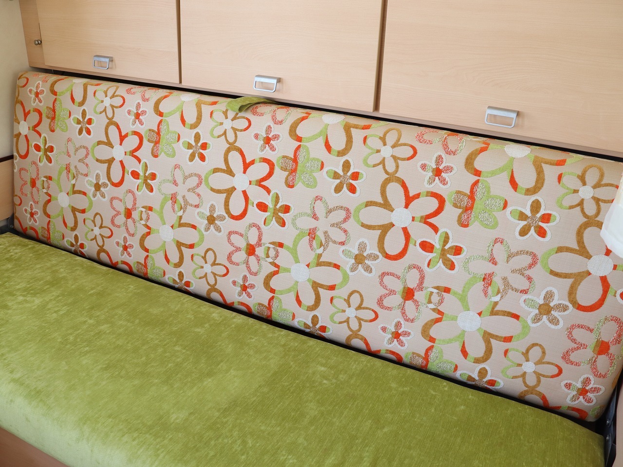 キャンピングカートレーラー