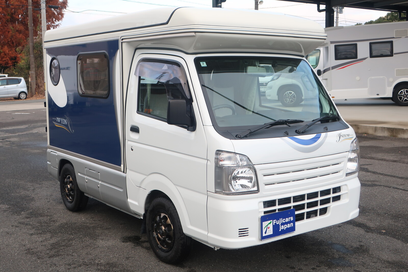 キャンピングカー軽キャンパー