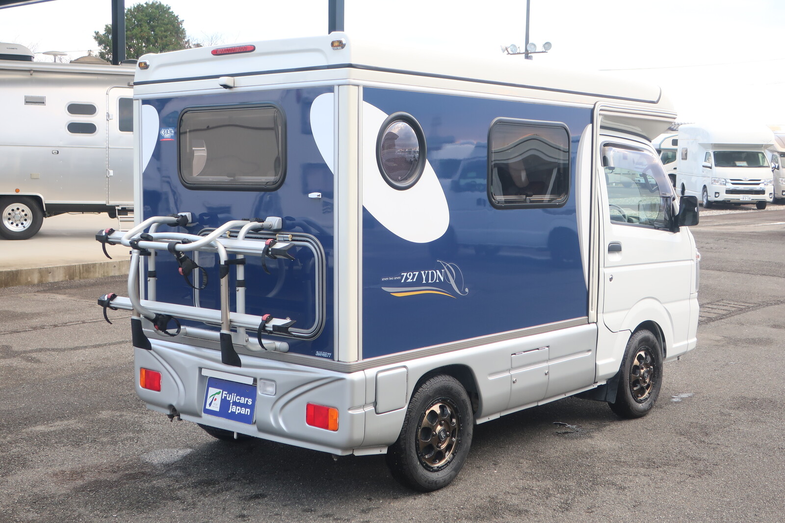 キャンピングカー軽キャンパー