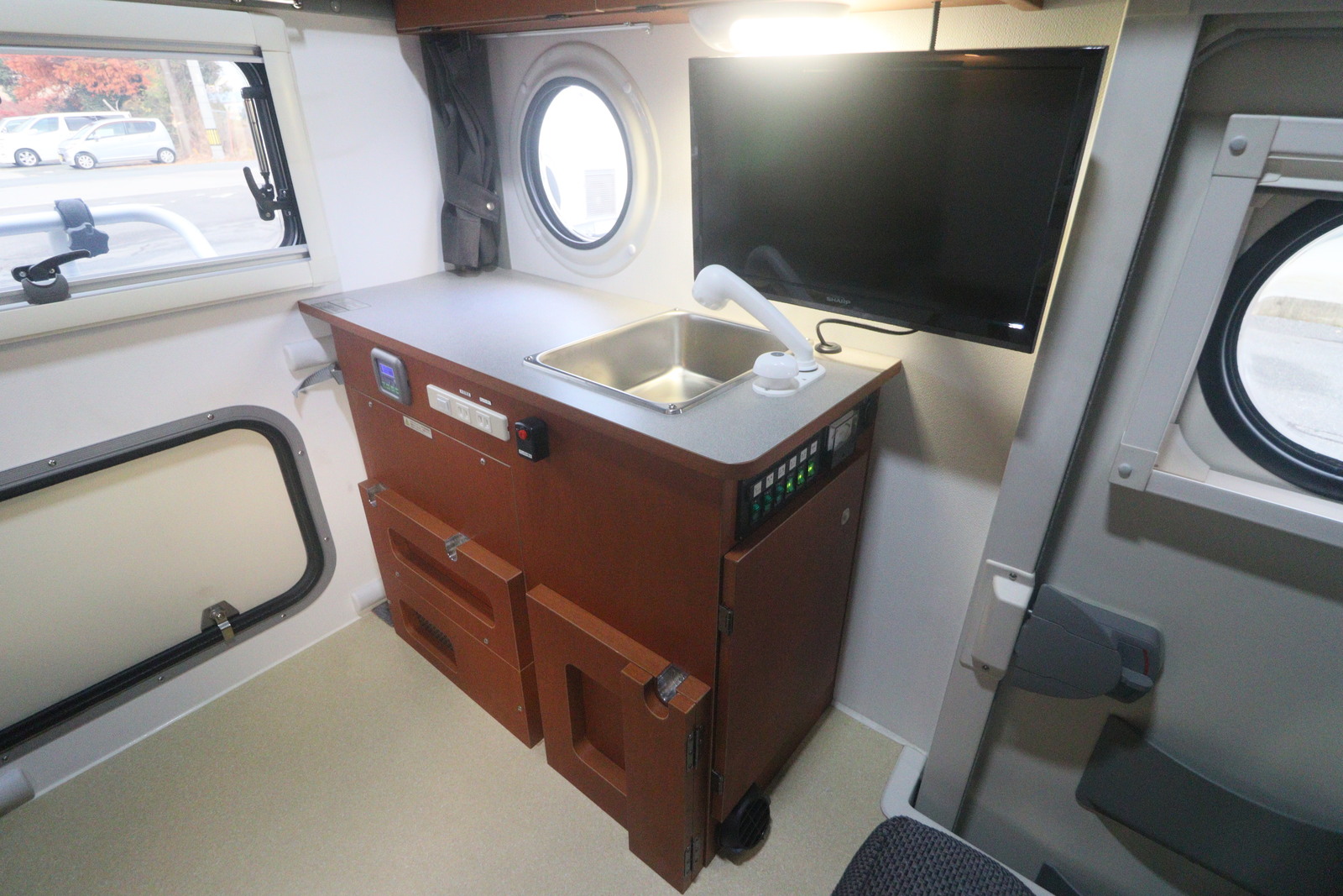 キャンピングカー軽キャンパー