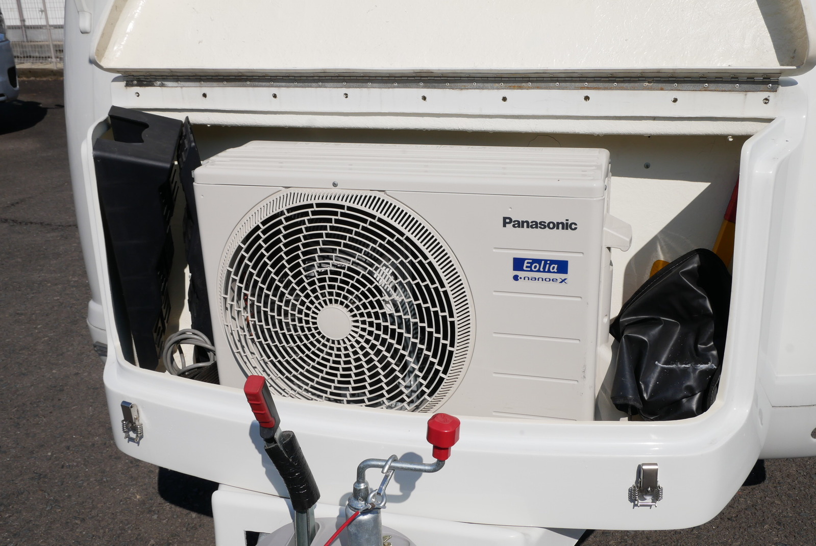 キャンピングカートレーラー