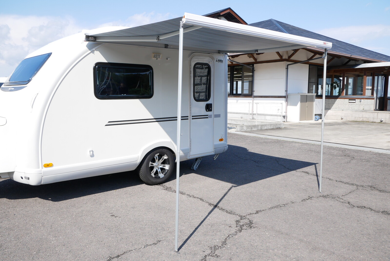 キャンピングカートレーラー