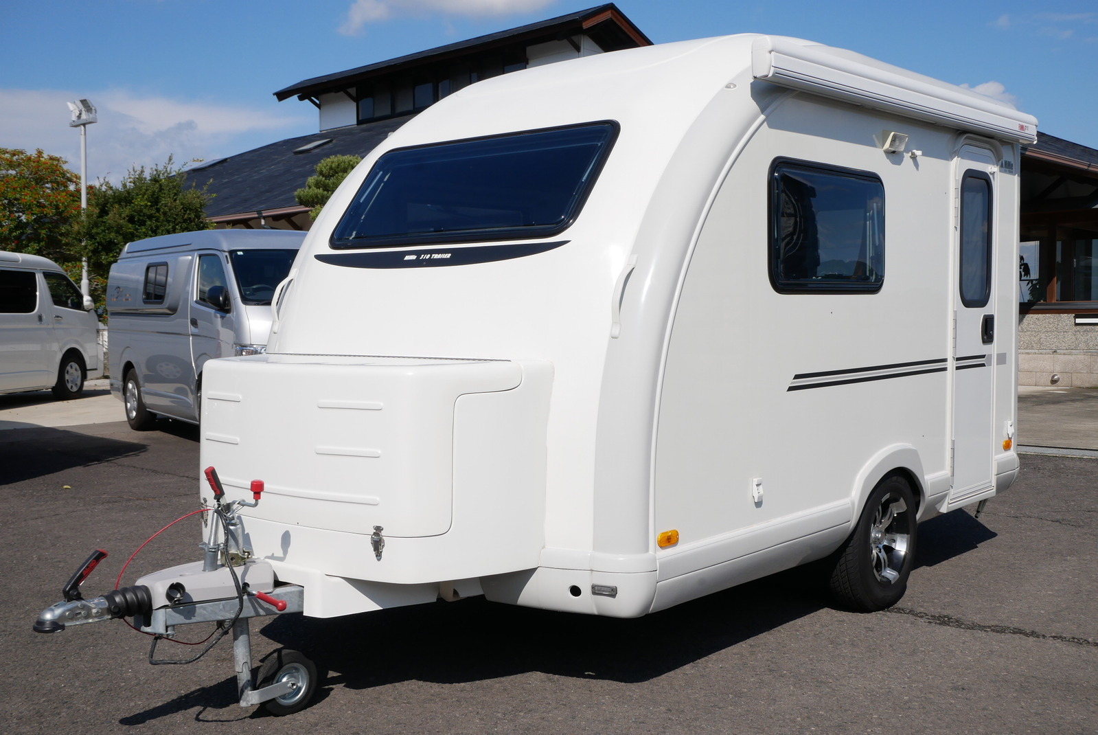 キャンピングカートレーラー