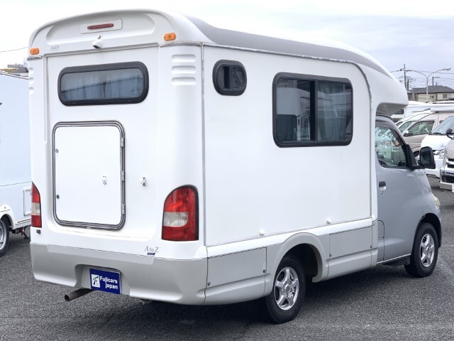 キャンピングカーキャブコン