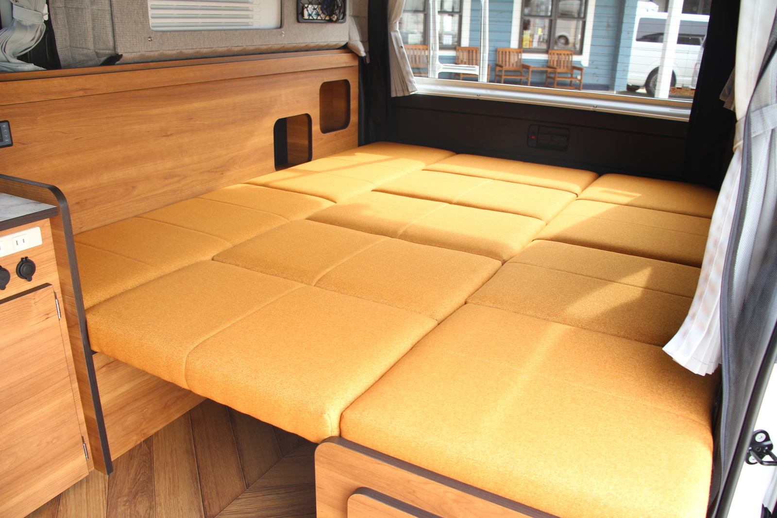 キャンピングカーバンコン