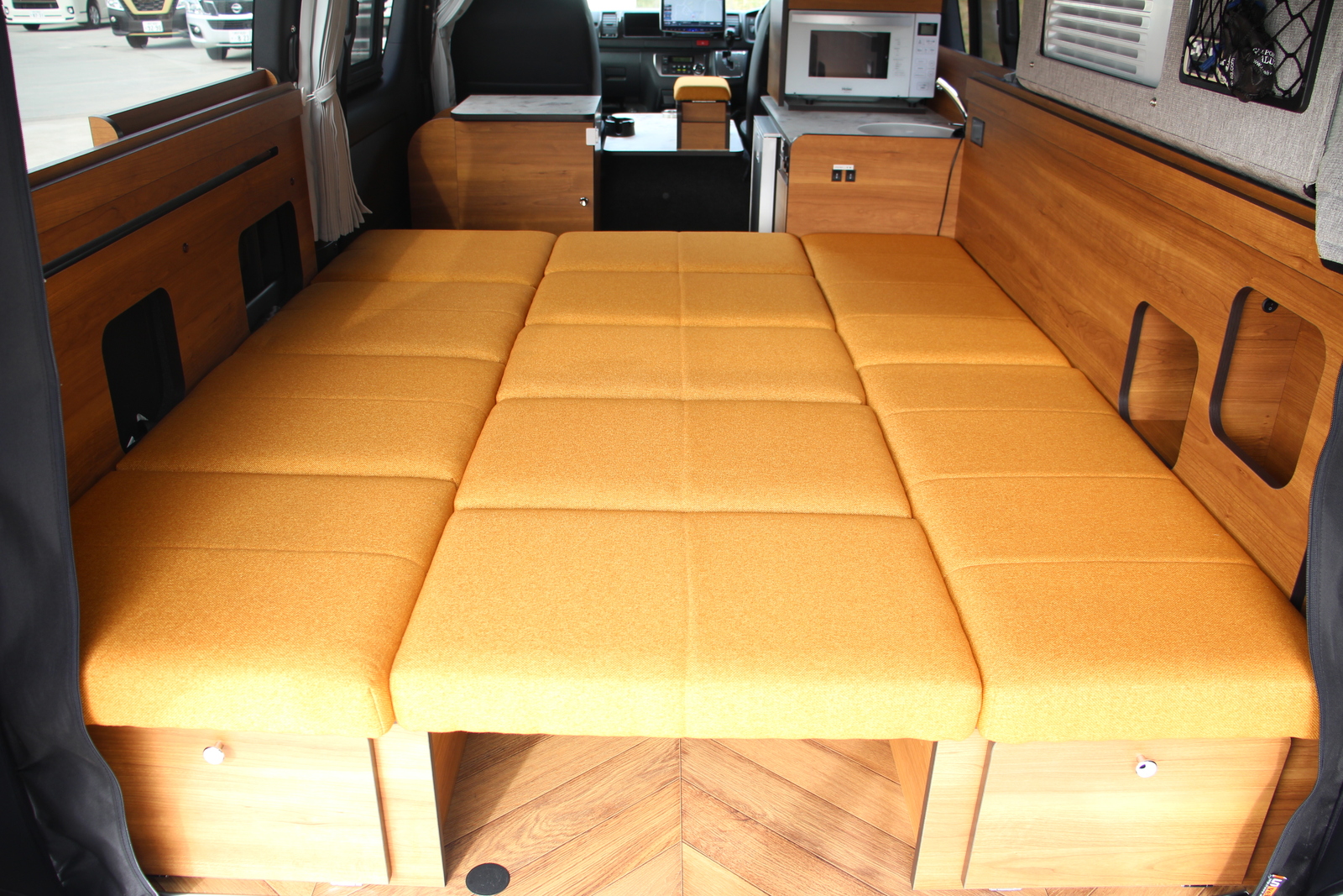 キャンピングカーバンコン