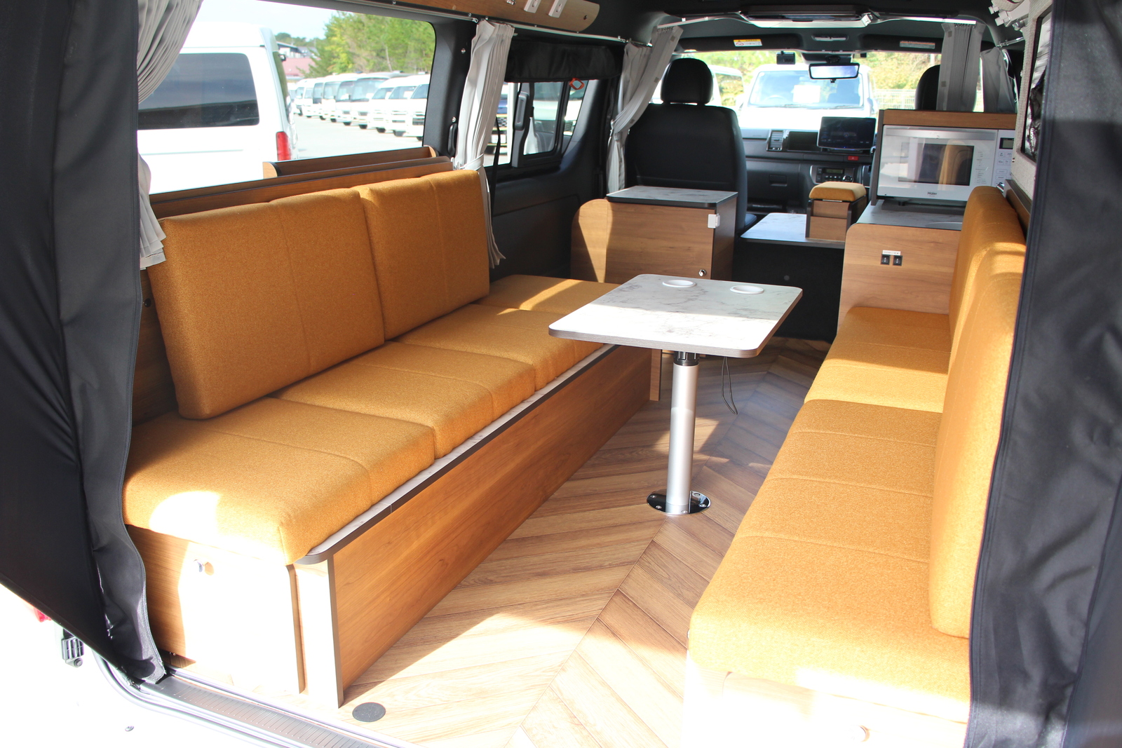 キャンピングカーバンコン