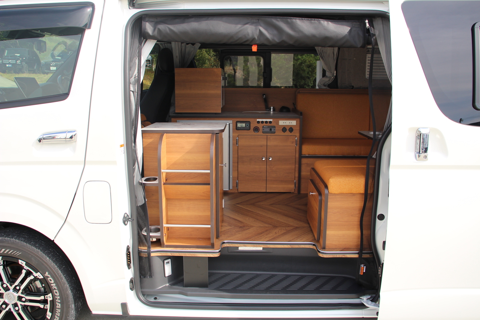 キャンピングカーバンコン