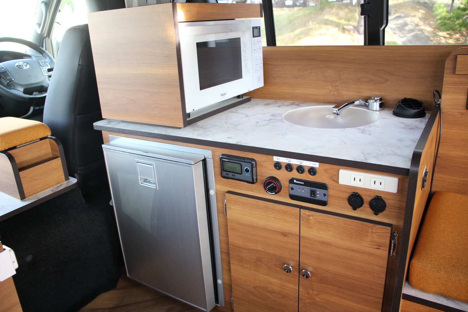 キャンピングカーバンコン