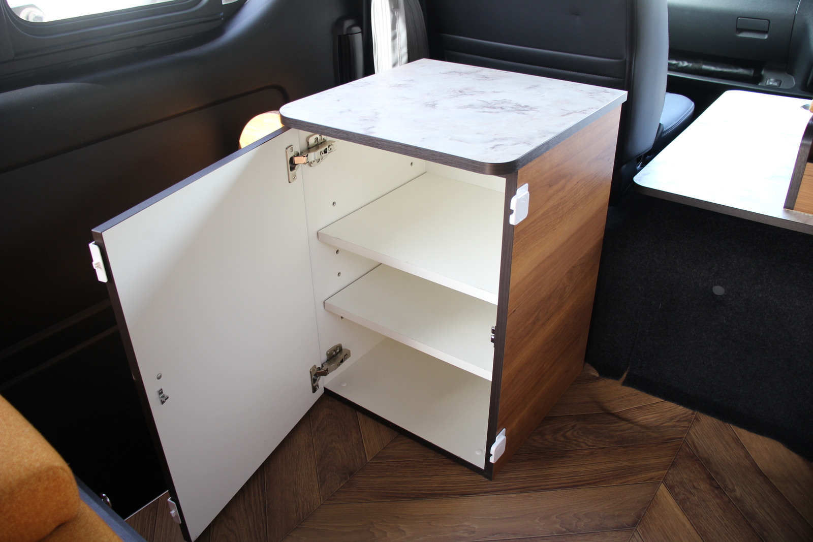 キャンピングカーバンコン