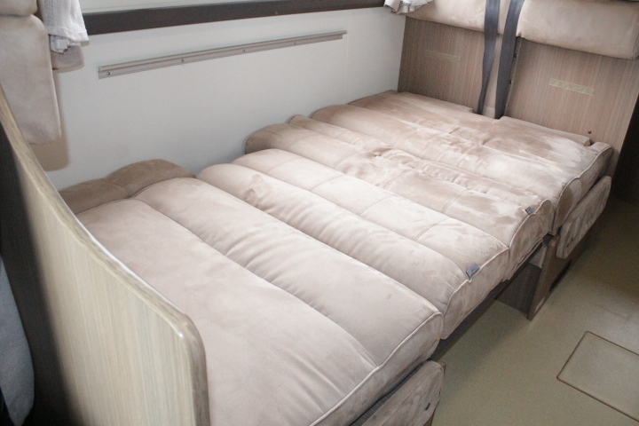 キャンピングカーキャブコン