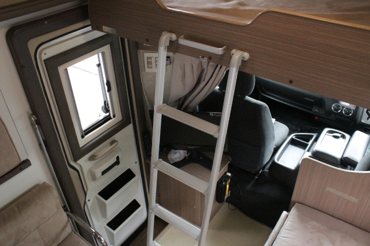 キャンピングカーキャブコン