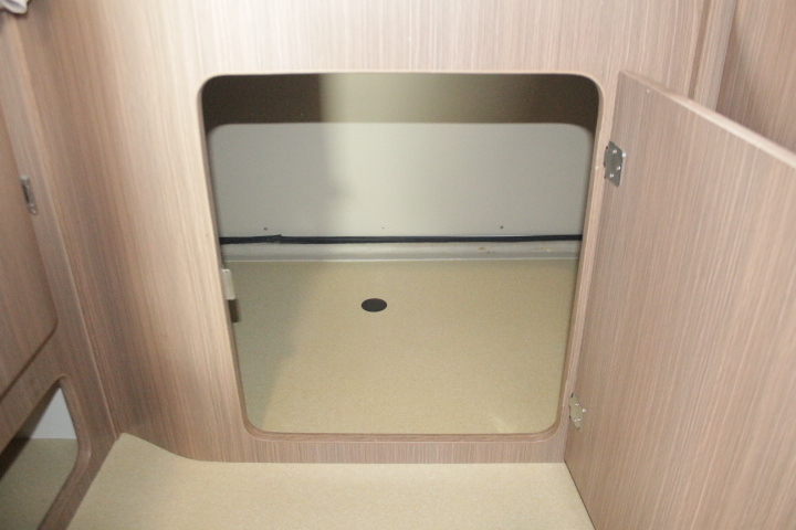 キャンピングカーキャブコン