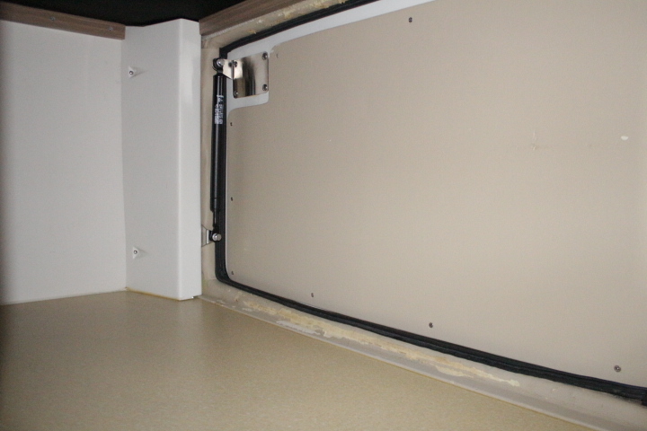 キャンピングカーキャブコン