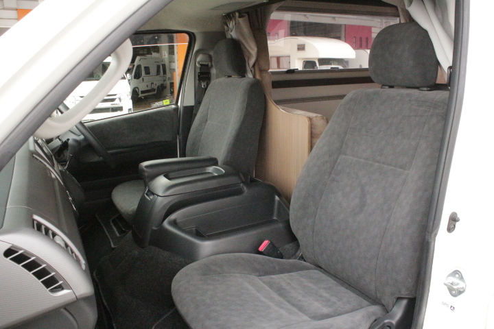 キャンピングカーキャブコン