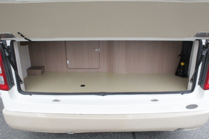 キャンピングカーキャブコン